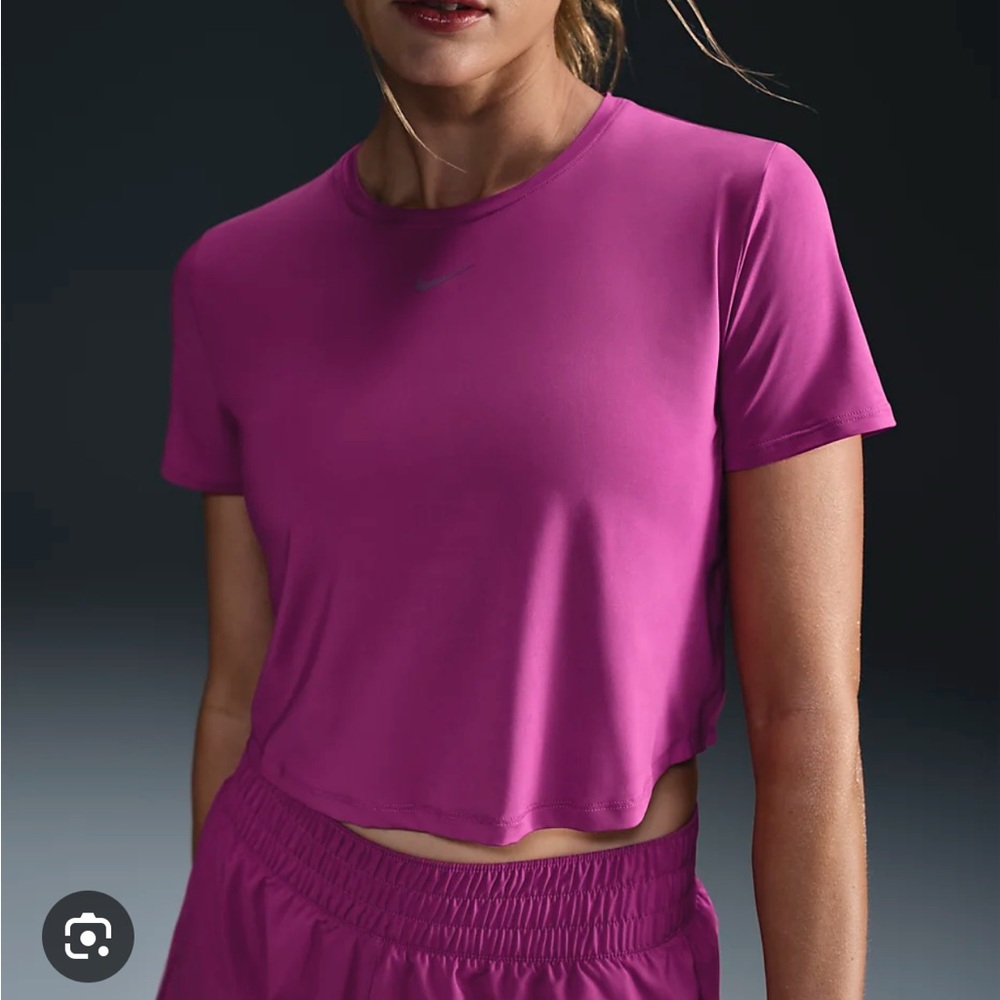 Nike Cropped tee